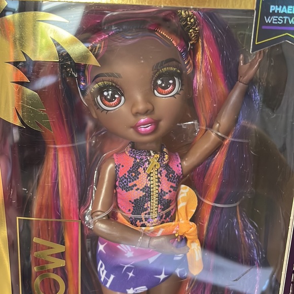 Brand New Rainbow High Pacific Coast Doll Phaedra Westward - Picture 3 of 4